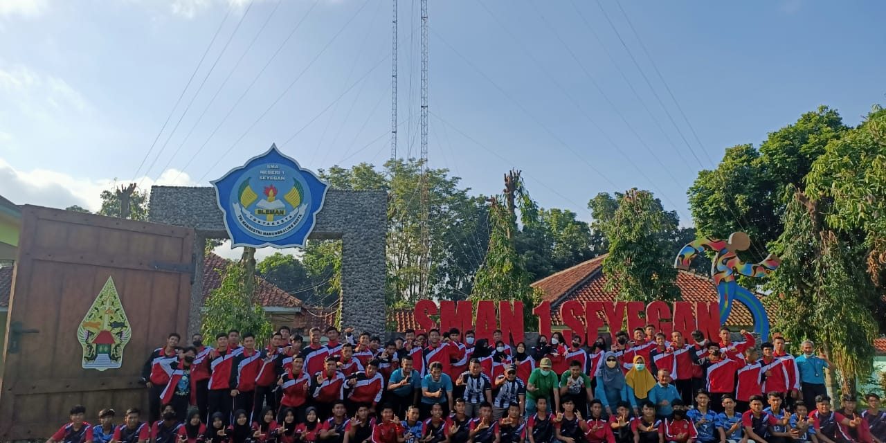 Latih Tanding SMA Negeri  Purbolinggo Lampung Timur dan SMA Negeri 1 Seyegan
