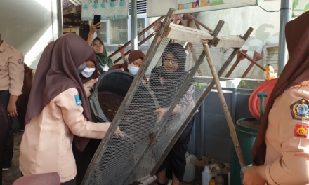 Memahami Proses Kimiawi Pengolahan Pupuk Organik Cair (POC)