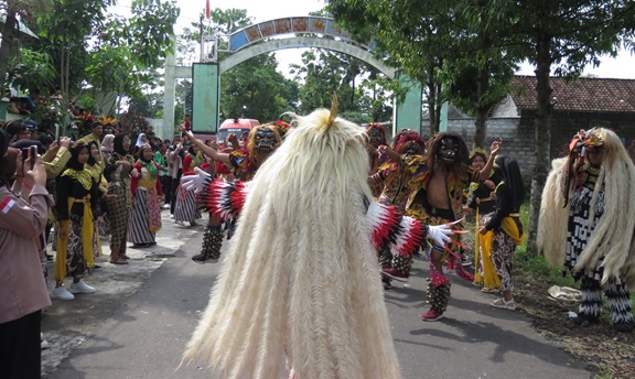 Mengenal Tari Jaranan Buto