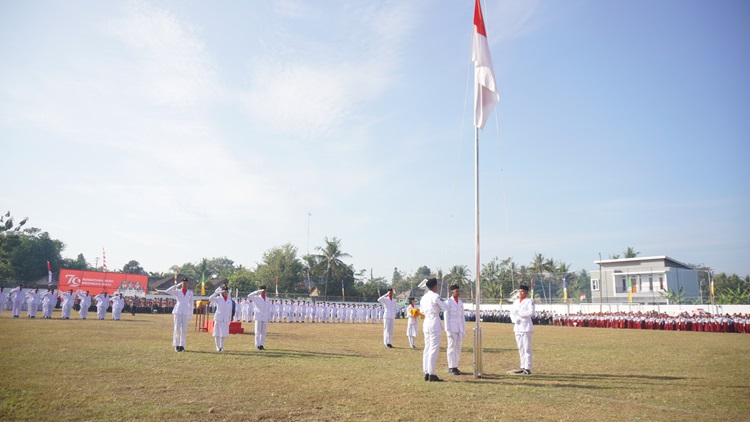 Upacara Bendera HUT RI Ke-79 Kapanewon Seyegan di Lapangan Bola SMAN 1 Seyegan