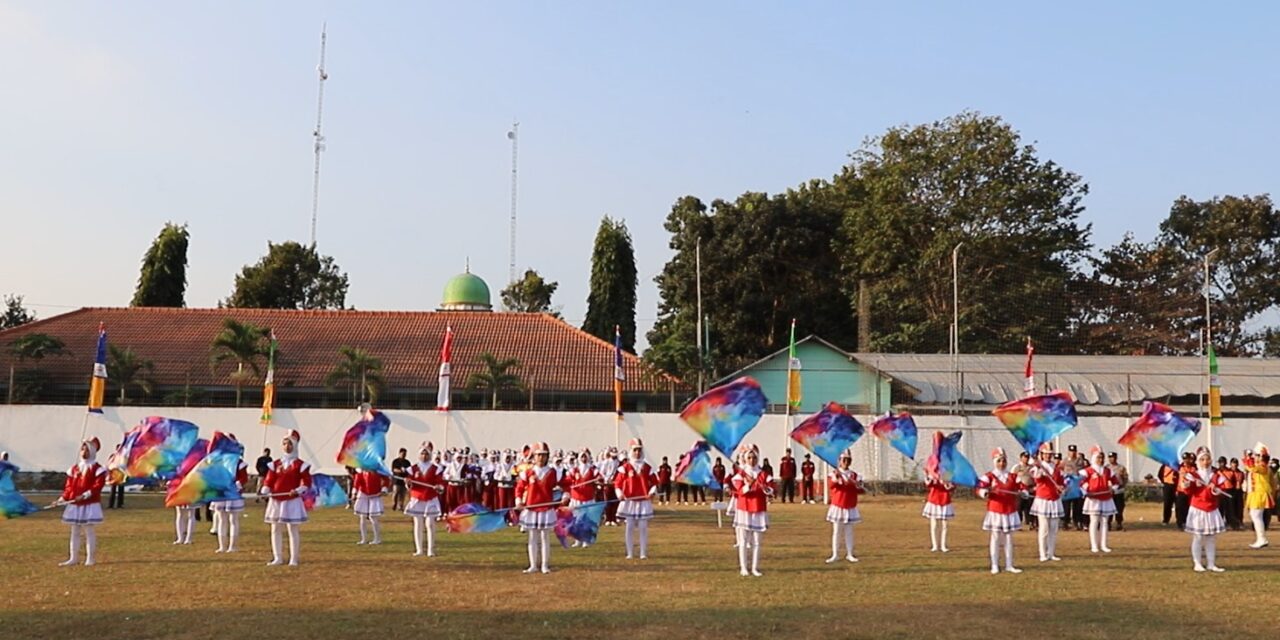 PENAMPILAN PERDANA MARCHINGBAND GITA SEMBADA SYHEBAT SMAN 1 SEYEGAN