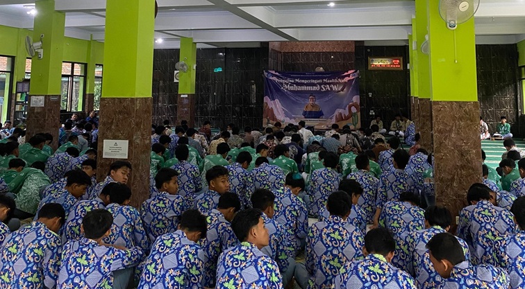 Membentuk Generasi Berkualitas melalui Kegiatan Rohani di Sekolah