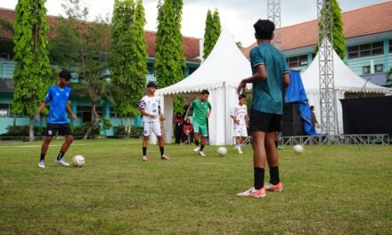 Menguasai Lapangan dengan Dribbling: Panduan Lengkap Teknik Menggiring Bola