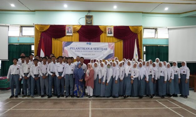 Pentingnya Estafet Kepemimpinan dalam Organisasi ROHIS Sekolah
