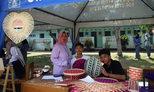 Mengelola Uang Saku : Kunci Mengajarkan Literasi Keuangan Sejak Dini