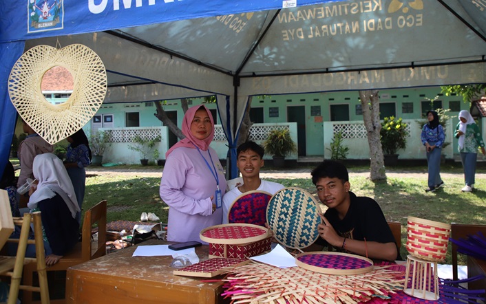 Pentingnya Pendidikan Kewirausahaan dalam Mengolah Bambu Menjadi Kerajinan Interior