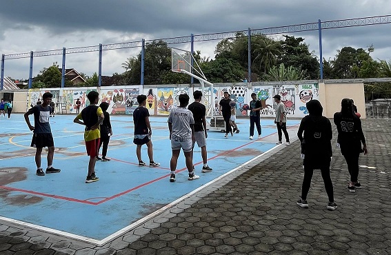 Mengapa Lapangan Basket Selalu Ramai di Jam Istirahat