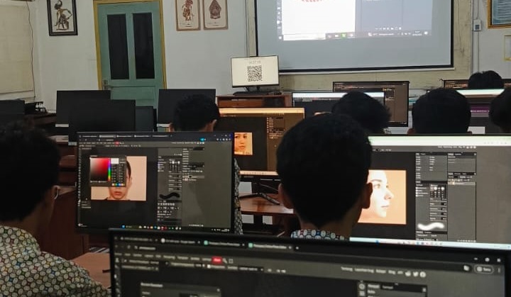 Kelas Desain Grafis: Melatih Bakat di Era Digital