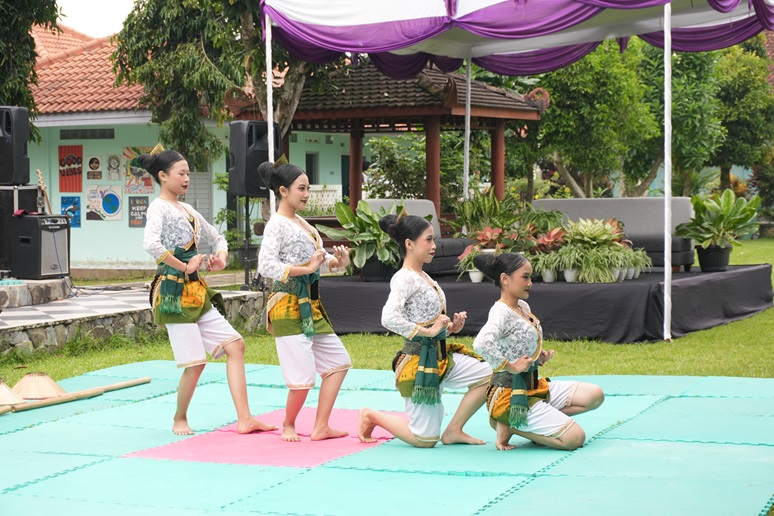 Gebyar Penampilan SBO dan Grebek P5: Merayakan Bakat dan Proyek Kreatif di Hari Pengambilan Hasil Belajar