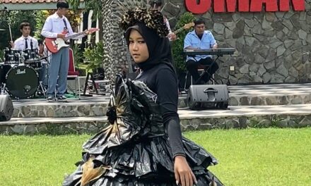 Dari Sampah Menjadi Gaya: Mengubah Limbah Plastik Menjadi Fashion yang Menarik dan Berkelanjutan