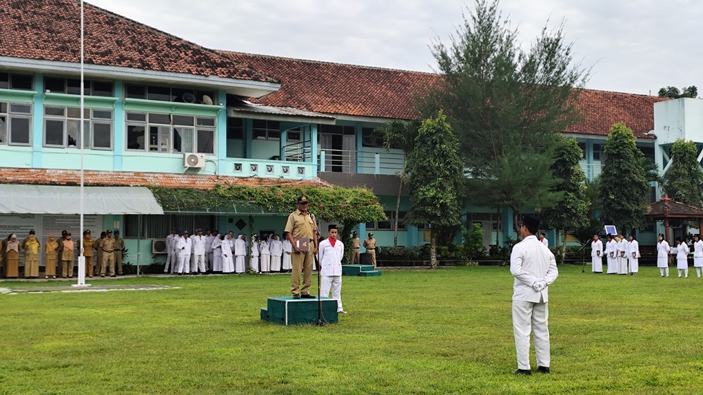 SMAN 1 Seyegan Gelar Upacara Peringatan Hari Pancasila, Iringi Perpisahan Bapak Kartana