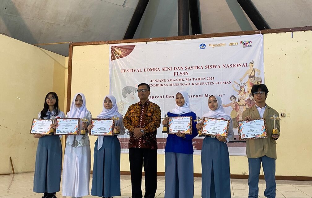 Balai Dikmen Kabupaten Sleman Menyerahkan Sertifikat Apresiasi kepada Talenta Terbaik FLS2N Tingkat Kabupaten