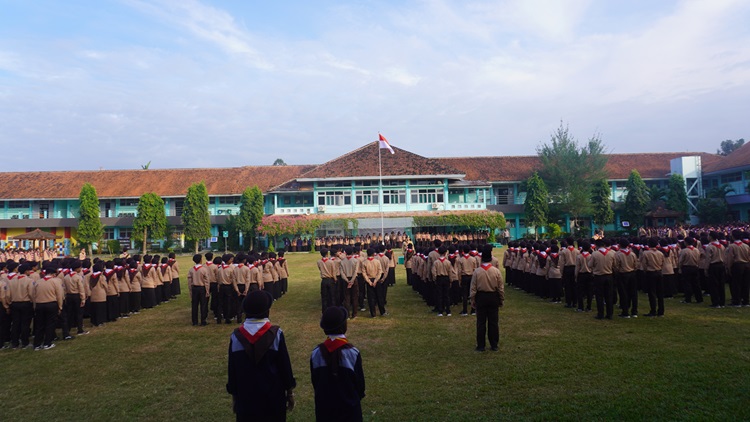Merajut Kebersamaan: SMAN 1 Seyegan Gelar Upacara Peringatan Hari Pramuka