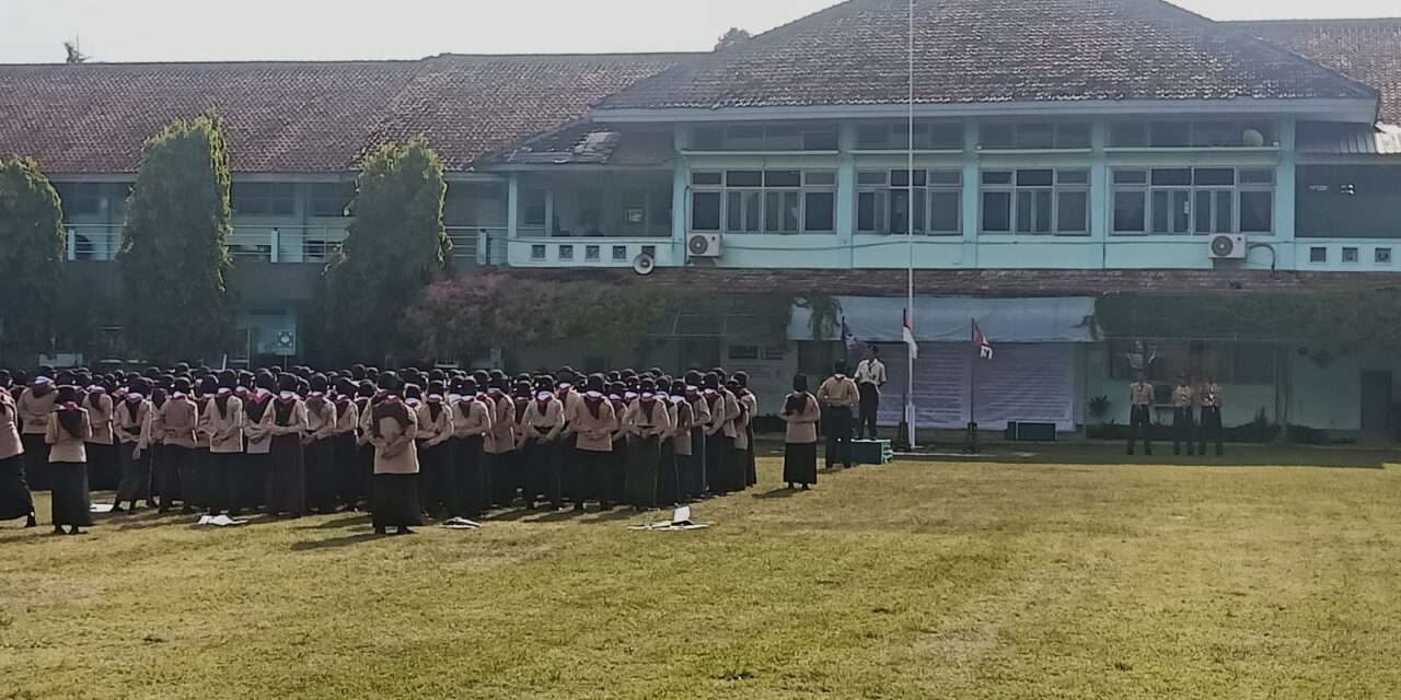 Semangat Nasionalisme Membara di Hari Pertama Pramuka Kelas X