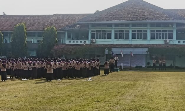 Semangat Nasionalisme Membara di Hari Pertama Pramuka Kelas X
