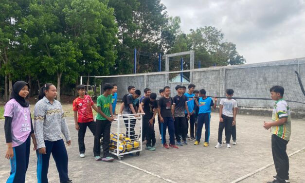 Membakar Semangat di Lapangan: Antusiasme Murid dalam Pengembangan Diri Bola Voli