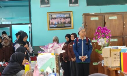 📚 Hari Guru Nasional: Menghormati Pahlawan Tanpa Tanda Jasa dalam Membentuk Masa Depan Bangsa