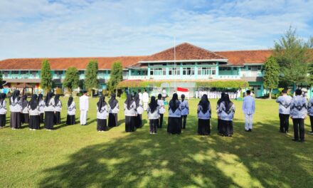 🧑‍🏫 SMAN 1 Seyegan Gelar Upacara Peringatan Hari Guru Nasional dan HUT PGRI ke-80