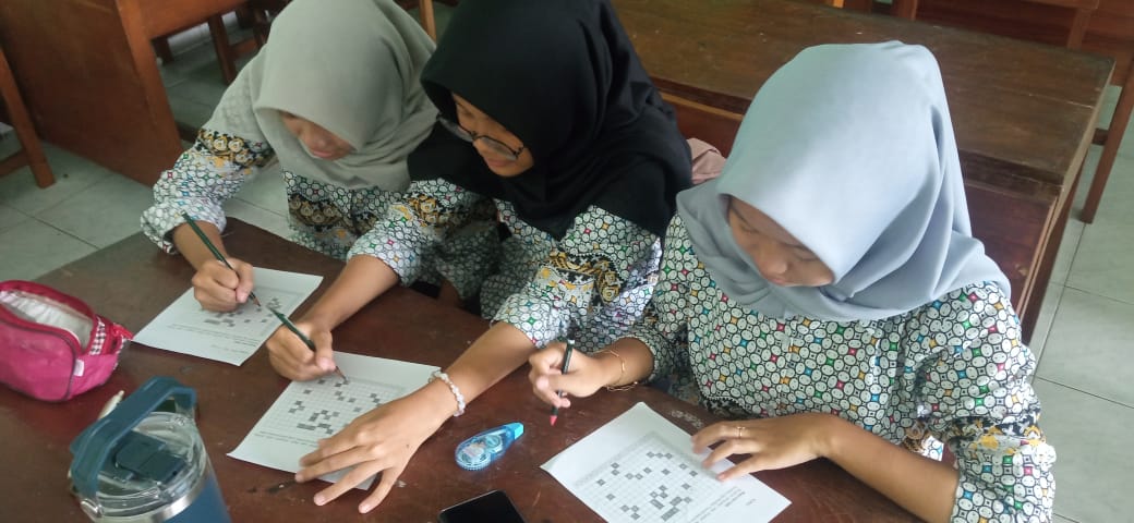 🔎 Mengungkap Sejarah Teka-Teki Silang (TTS): Dari Halaman Koran Hingga Menjadi Fenomena Global