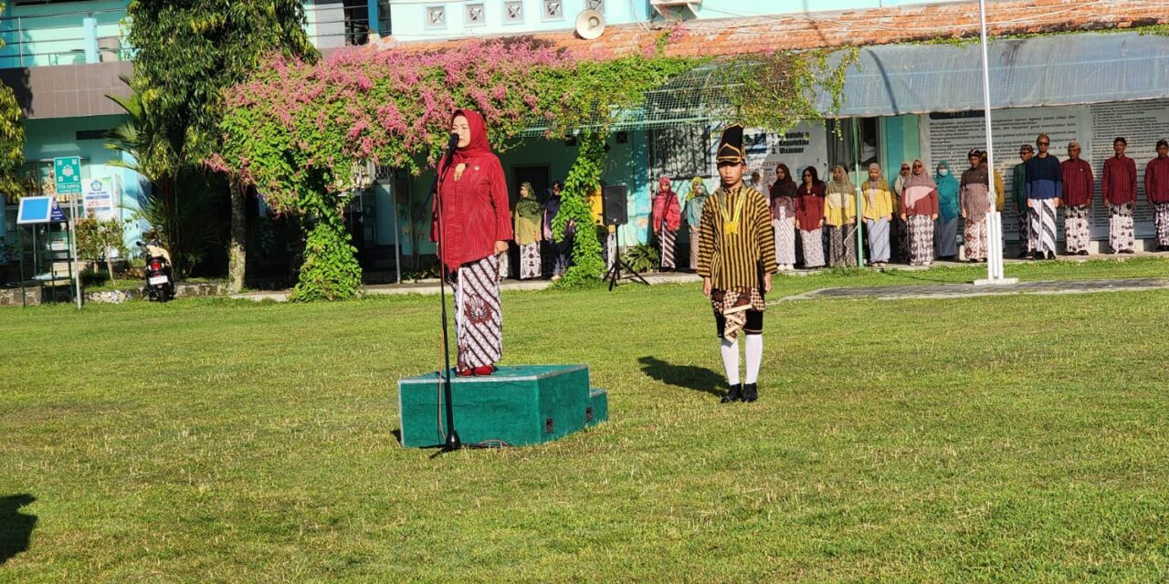 Lestarikan Budaya, SMAN 1 Seyegan Gelar Upacara Hari Jadi Yogyakarta ke-271 dengan Busana Kejawen