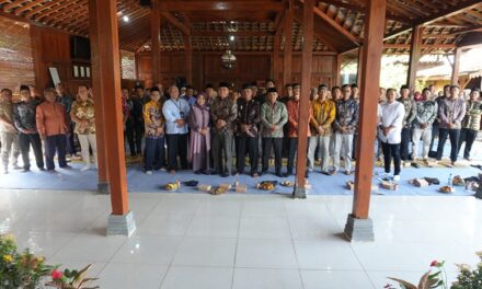 Mempererat Silaturahmi, SMAN 1 Seyegan Gelar Syawalan di Joglo Gumrigah: Momentum Bangun Kesalehan Sosial