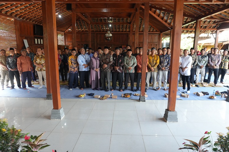 Mempererat Silaturahmi, SMAN 1 Seyegan Gelar Syawalan di Joglo Gumrigah: Momentum Bangun Kesalehan Sosial