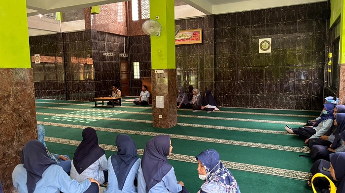 Menjemput Keberkahan dalam Pengajian Guru dan Karyawan SMAN 1 Seyegan