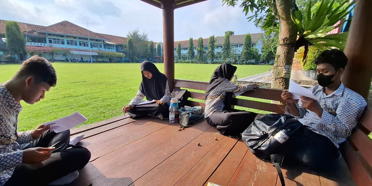 Asah Skill Global di Sekolah: English Club SMAN 1 Seyegan Jadi Wadah Siswa Jago Bahasa Inggris