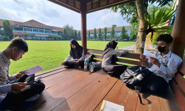 Asah Skill Global di Sekolah: English Club SMAN 1 Seyegan Jadi Wadah Siswa Jago Bahasa Inggris