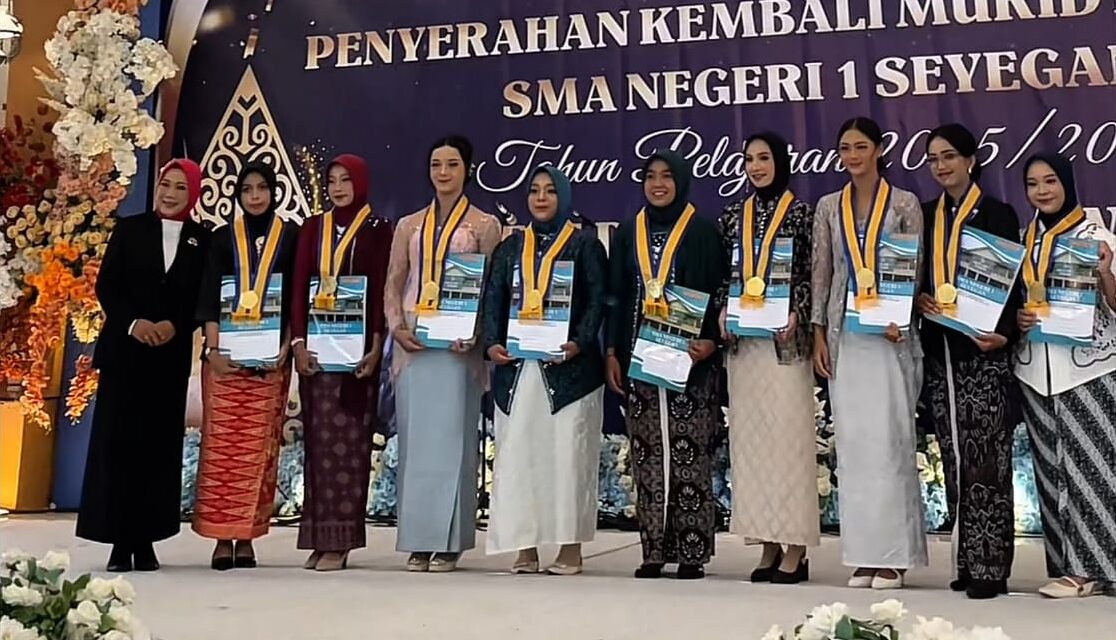 Momen Haru dan Bangga: SMAN 1 Seyegan Lepas Siswa Kelas XII di Rocket Chicken Convention Hall