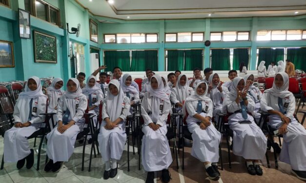 Implementasi Prototipe Sikomhati.id untuk Mengurangi Bullying dan Cyberbullying di SMA Negeri 1 Seyegan