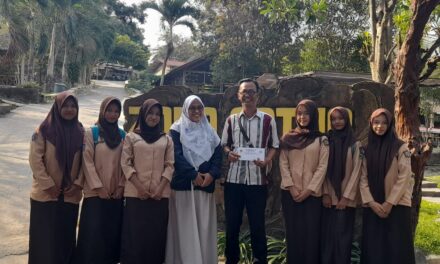 Penyerahan Siswa Kelas XI: Pengalaman Magang Edukatif di Jogja Exotarium sebagai Alternatif OCS Bali
