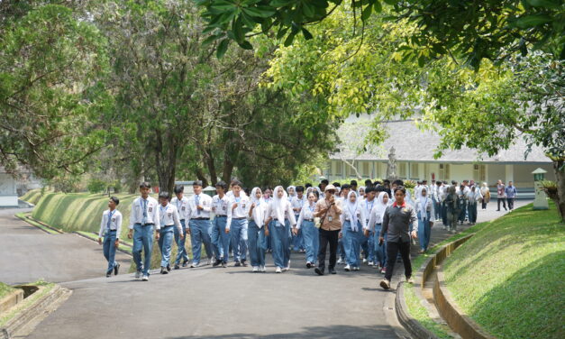 Masa Depan Pemimpin Bangsa: Jejak Inspiratif Siswa SMAN 1 Seyegan dalam Studi Kebangsaan di Istana Kepresidenan Tampaksiring Bali